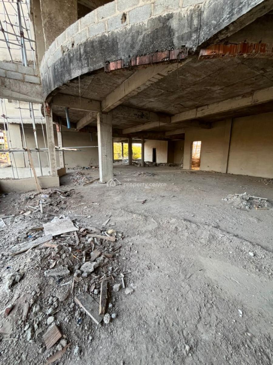106sqm Showroom with Very High Visibility, Ademola Adetokunbo, Wuse 2, Abuja, Plaza / Complex / Mall for Rent