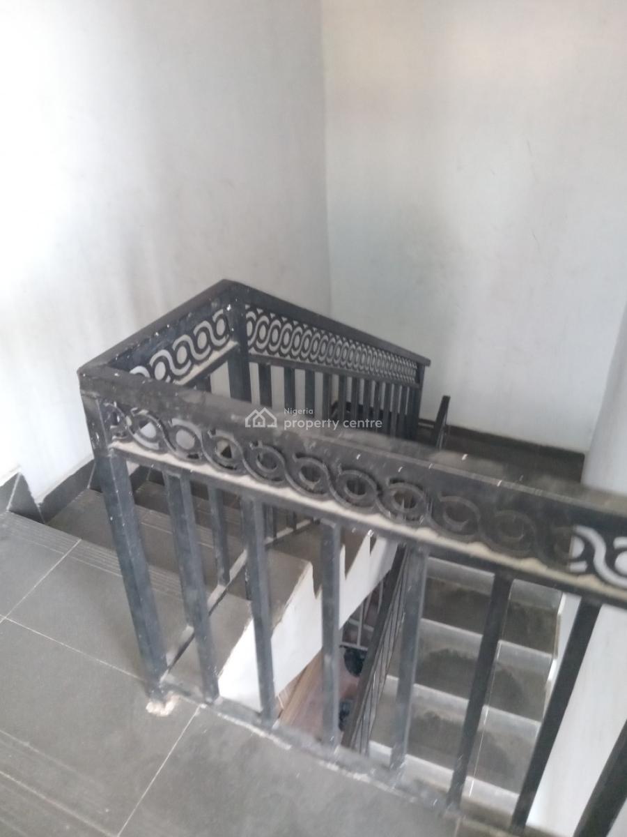 Spacious 3bedroom Flat Upstairs  All Room Ensuite, Ogombo, Ajah, Lagos, Flat / Apartment for Rent