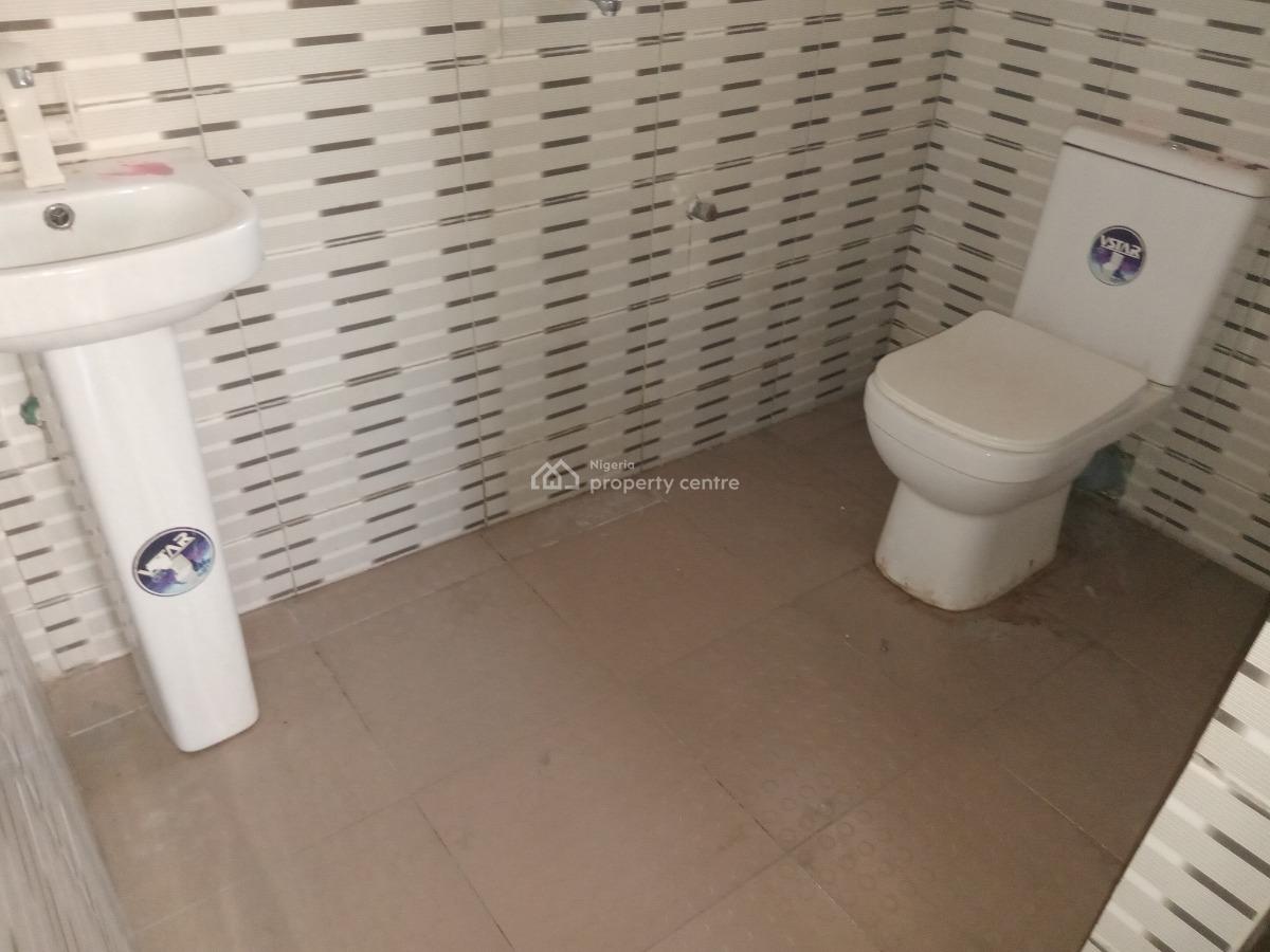 Spacious 3bedroom Flat Upstairs  All Room Ensuite, Ogombo, Ajah, Lagos, Flat / Apartment for Rent