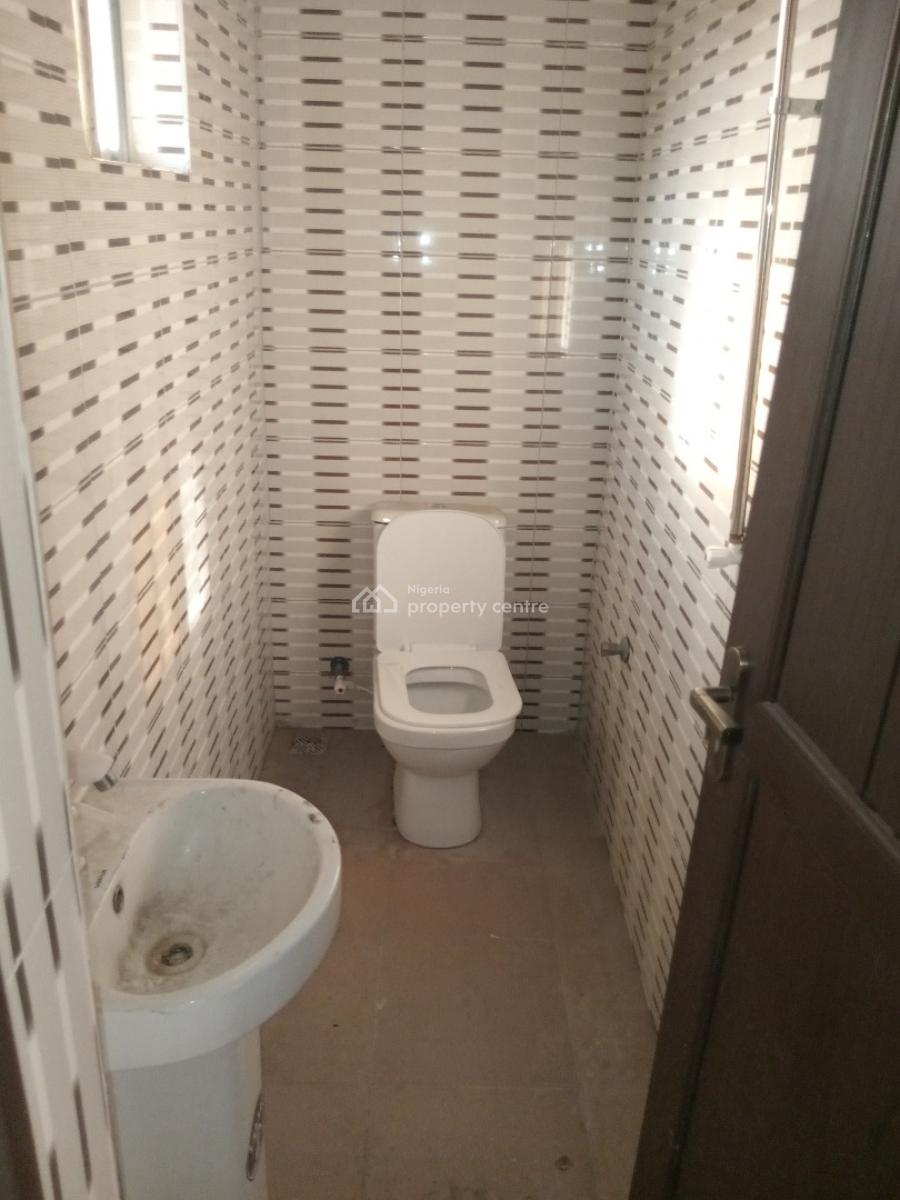 Spacious 3bedroom Flat Upstairs  All Room Ensuite, Ogombo, Ajah, Lagos, Flat / Apartment for Rent