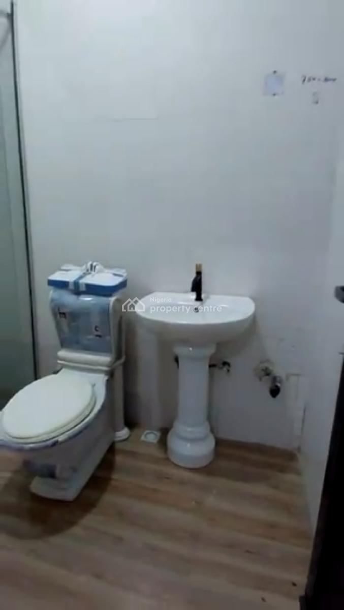 Luxury 3bedrooms Flat, Tarred Road, Guzape District, Abuja, Flat / Apartment for Rent