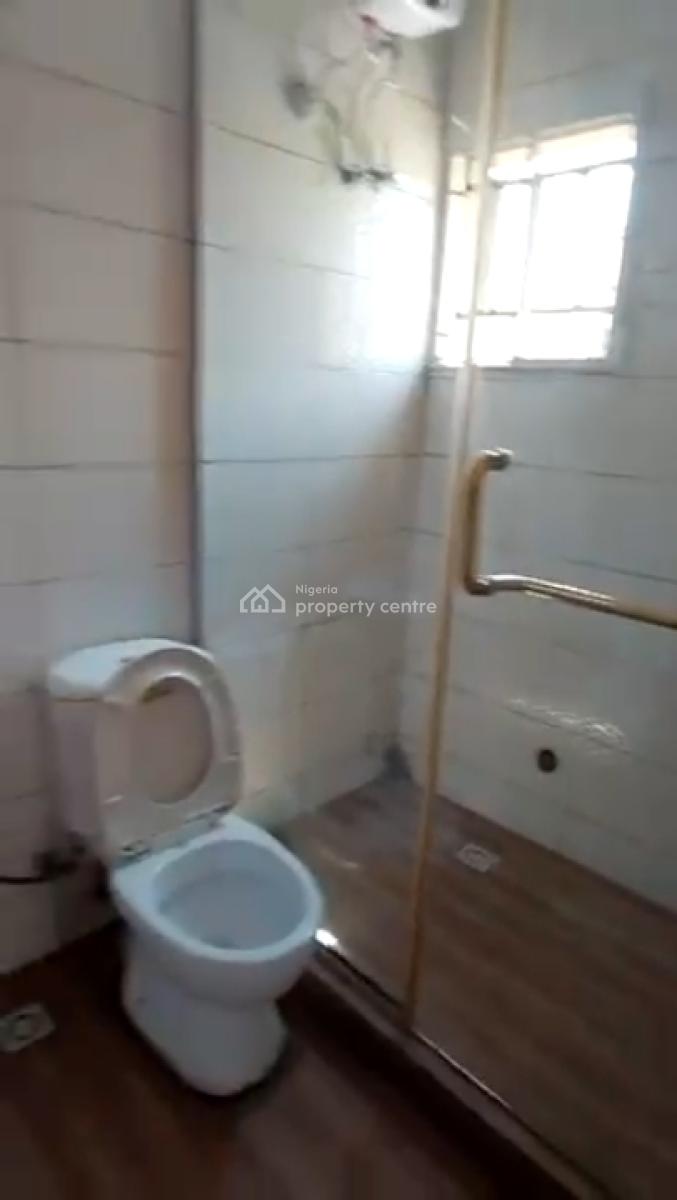 Luxury 3bedrooms Flat, Tarred Road, Guzape District, Abuja, Flat / Apartment for Rent