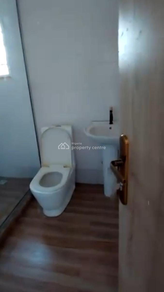 Luxury 3bedrooms Flat, Tarred Road, Guzape District, Abuja, Flat / Apartment for Rent