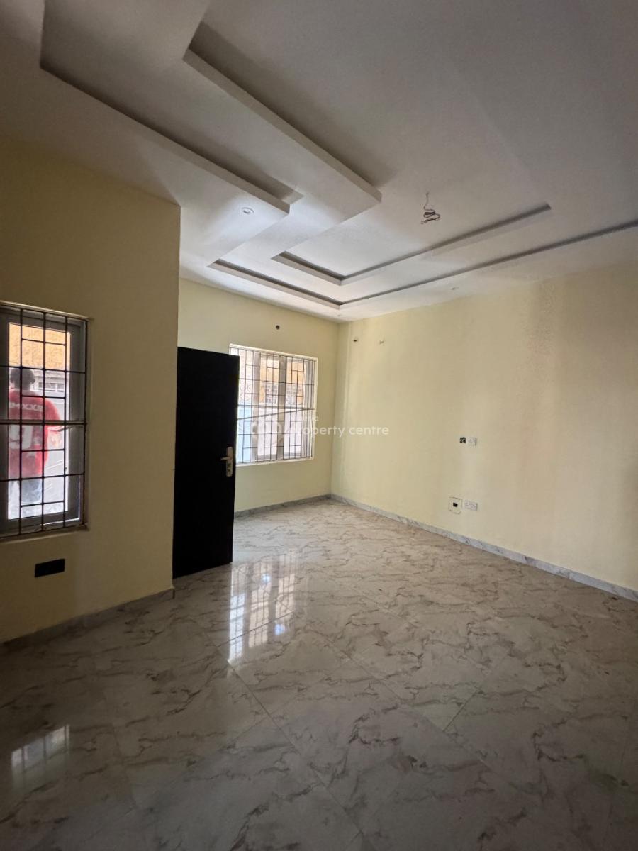 Decent and Well Maintained 2bedroom Flat, Lekki Phase 1, Lekki, Lagos, Flat / Apartment for Rent