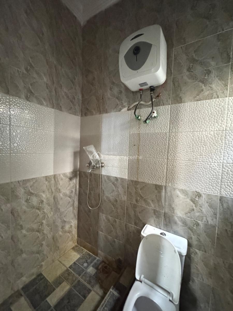 Decent and Well Maintained 2bedroom Flat, Lekki Phase 1, Lekki, Lagos, Flat / Apartment for Rent