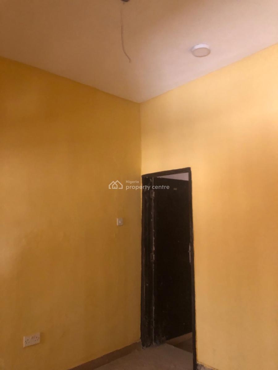 2bedroom Flat at Magboro, Magboro, Magboro, Ogun, Flat / Apartment for Rent