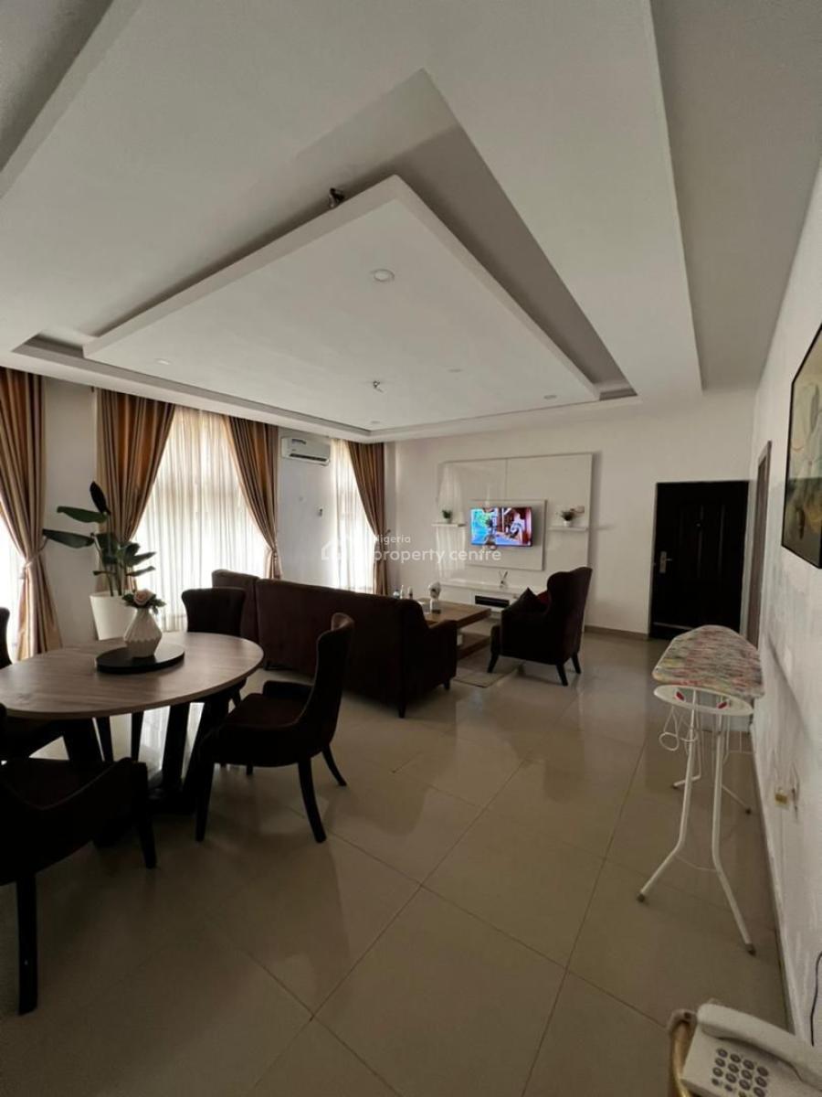 Furnished Room in a 3 Bedroom Shared Apartment in Phase One, Off Freedom Way, Lekki Phase 1, Lekki, Lagos, Flat / Apartment for Rent