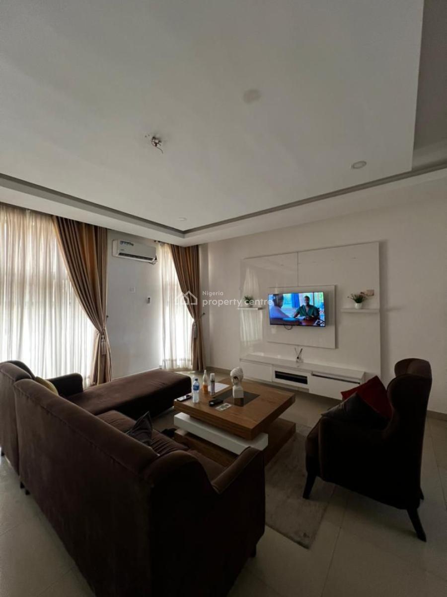 Furnished Room in a 3 Bedroom Shared Apartment in Phase One, Off Freedom Way, Lekki Phase 1, Lekki, Lagos, Flat / Apartment for Rent