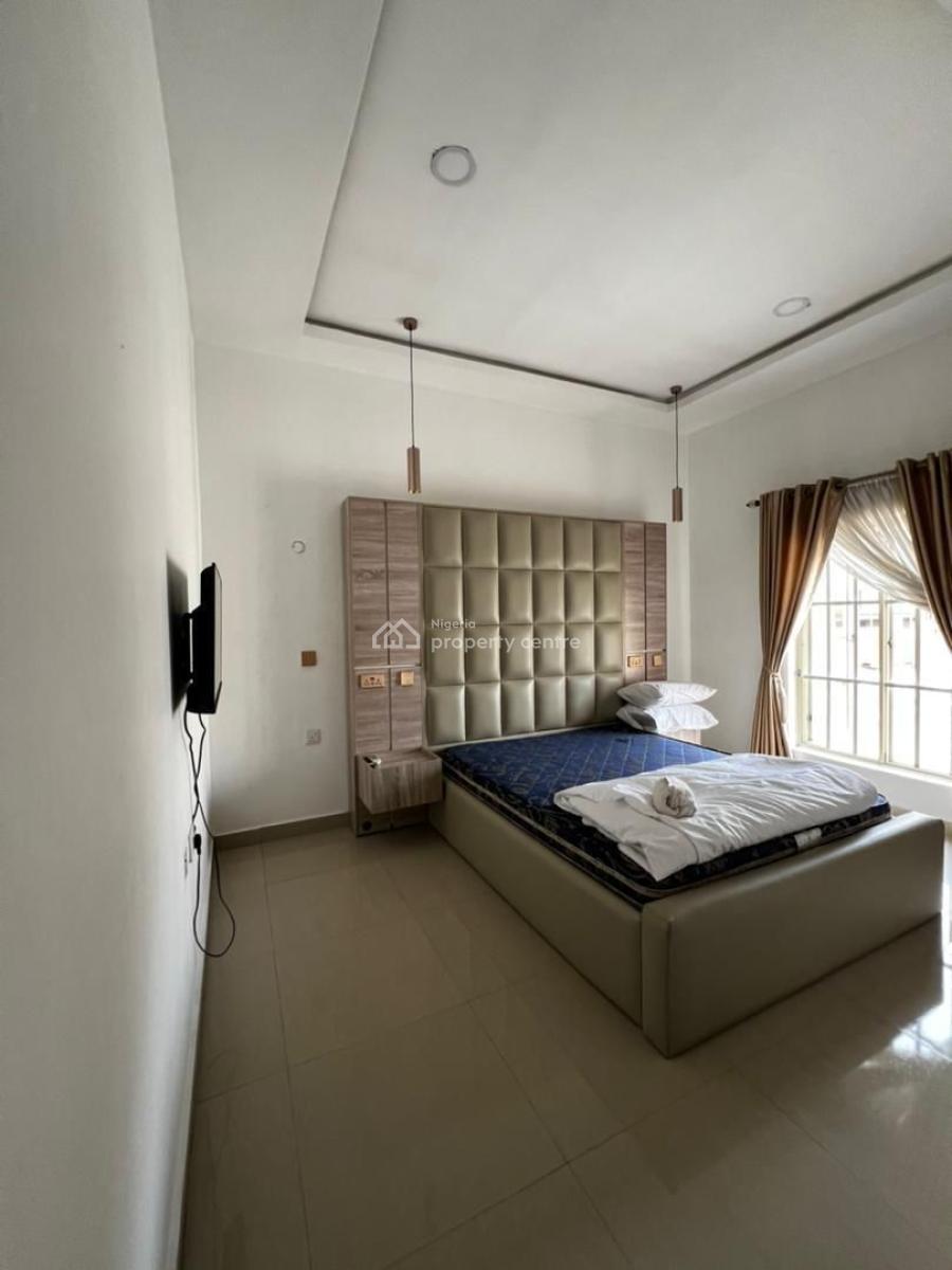 Furnished Room in a 3 Bedroom Shared Apartment in Phase One, Off Freedom Way, Lekki Phase 1, Lekki, Lagos, Flat / Apartment for Rent