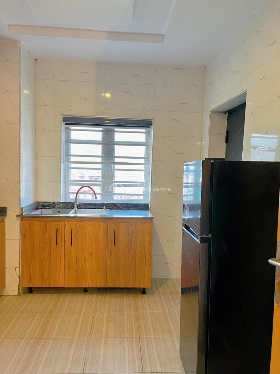 Modern 2 Bedrooms Apartment, Ilupeju, Ilupeju, Lagos, Flat / Apartment Short Let