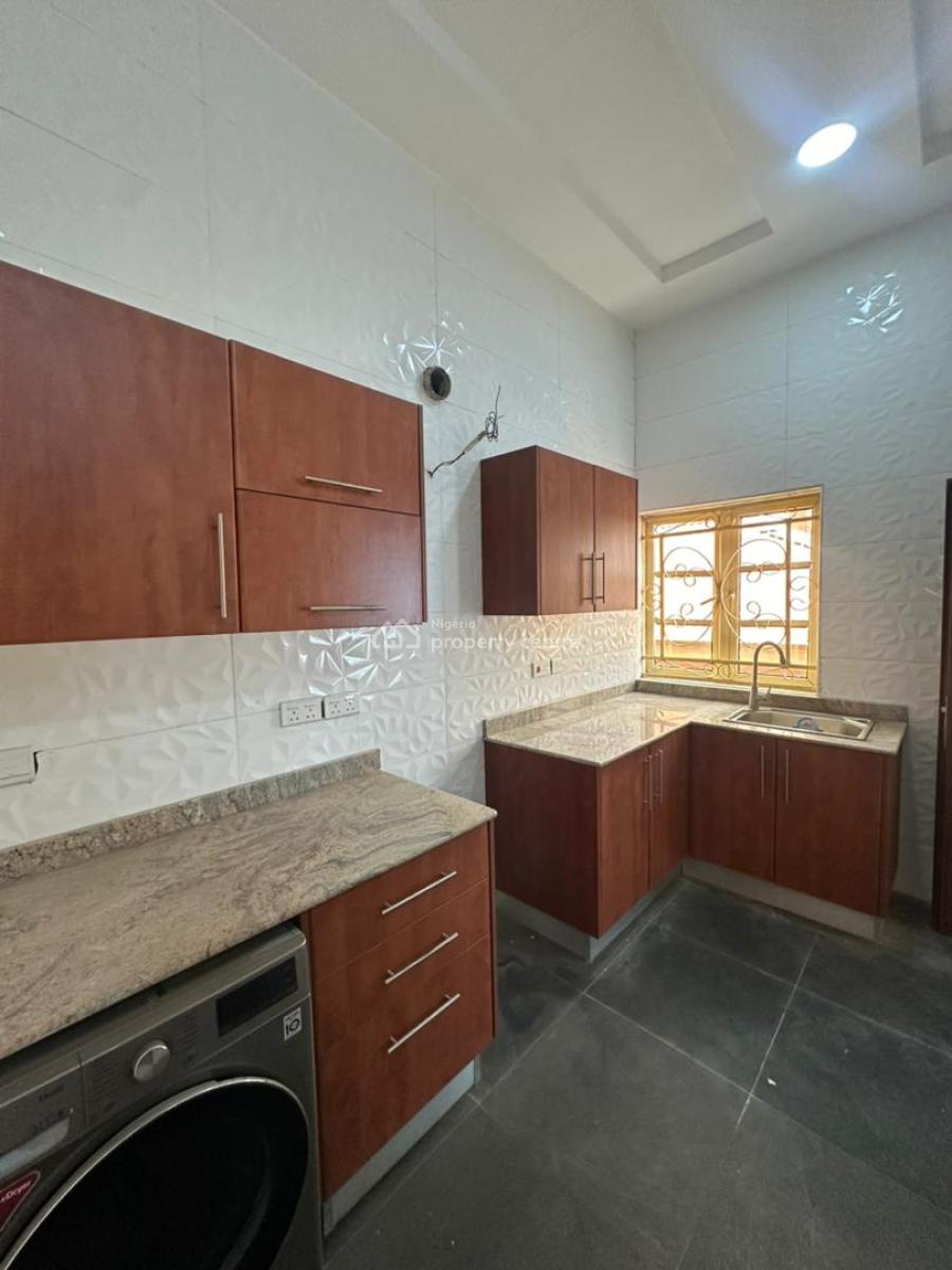 3-bedroom Apartment in Lekki, Lekki Phase 1, Lekki, Lagos, Flat / Apartment for Rent