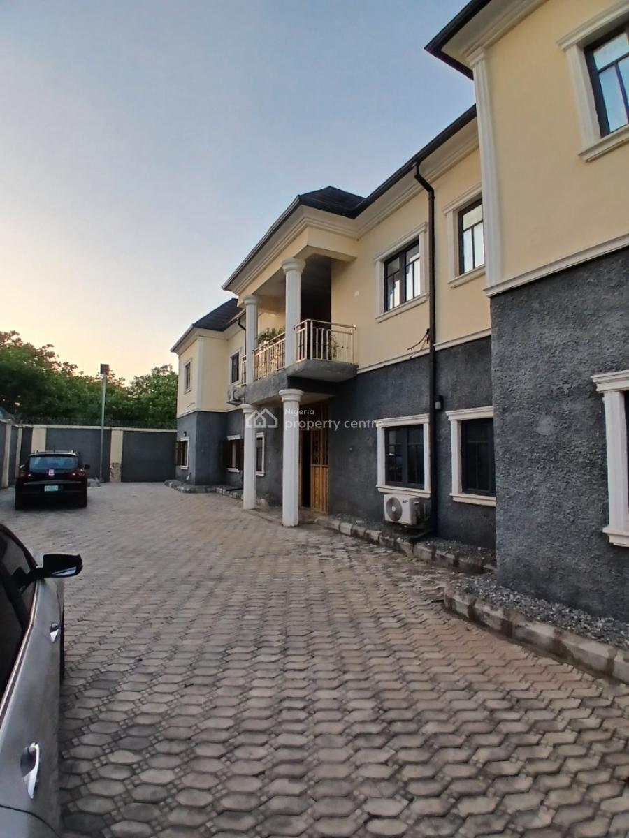 Luxury 3 Bedrooms Flat in an Estate, Gaduwa, Abuja, Flat / Apartment for Rent