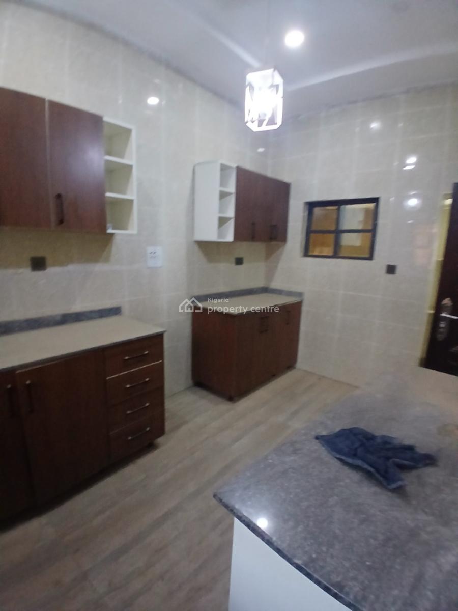 Luxury 3 Bedrooms Flat in an Estate, Gaduwa, Abuja, Flat / Apartment for Rent