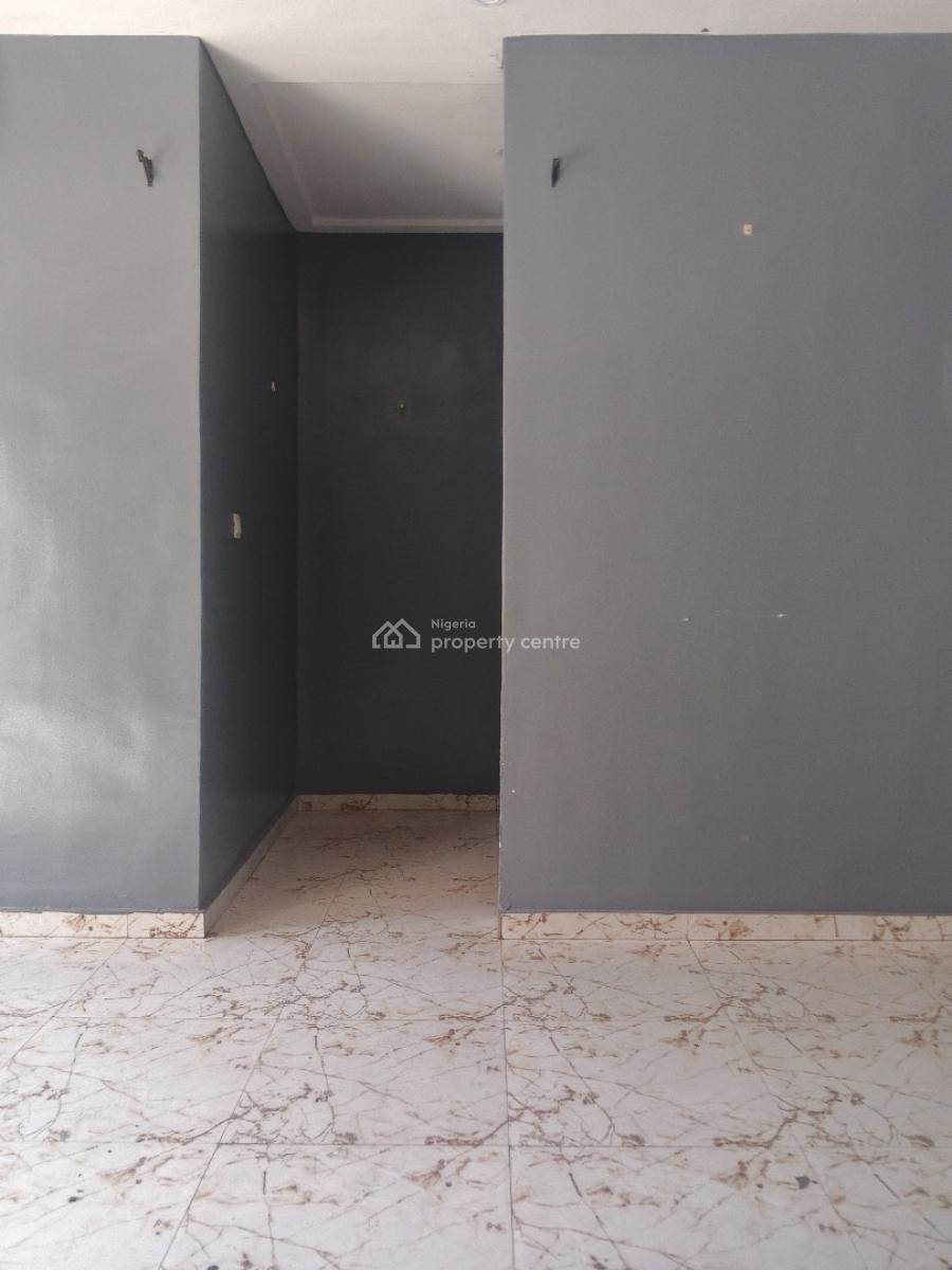 Luxury 3 Bedroom Flat Available on The Third Floor, Alagomeji, Alagomeji, Yaba, Lagos, Flat / Apartment for Sale