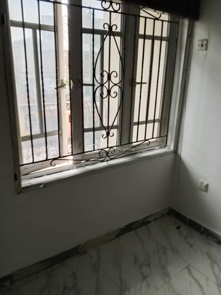 Luxury 3 Bedroom Flat Available on The Third Floor, Alagomeji, Yaba, Lagos, Flat / Apartment for Rent