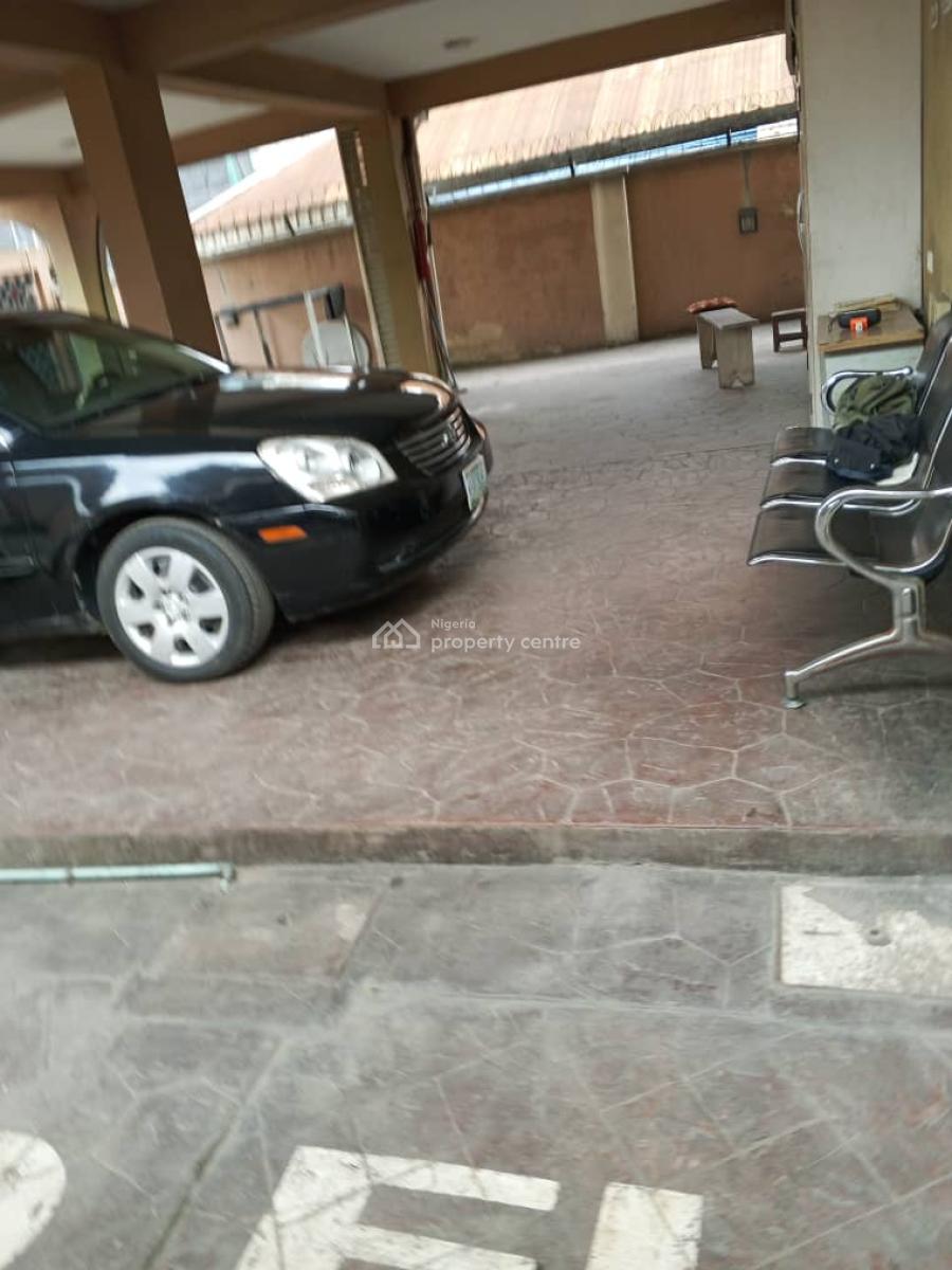 Luxury 3 Bedroom Flat Available on The Third Floor, Alagomeji, Yaba, Lagos, Flat / Apartment for Rent