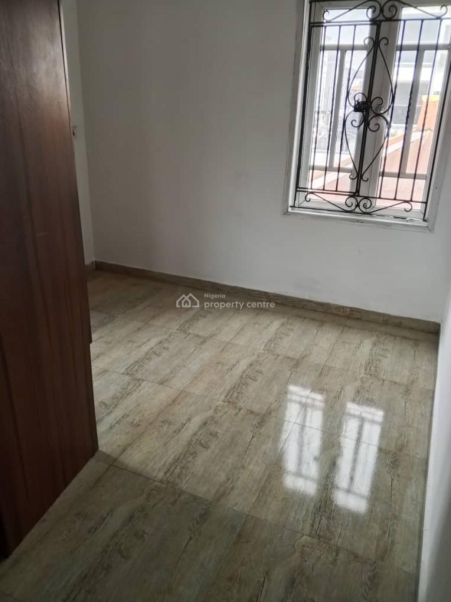 Luxury 3 Bedroom Flat Available on The Third Floor, Alagomeji, Yaba, Lagos, Flat / Apartment for Rent