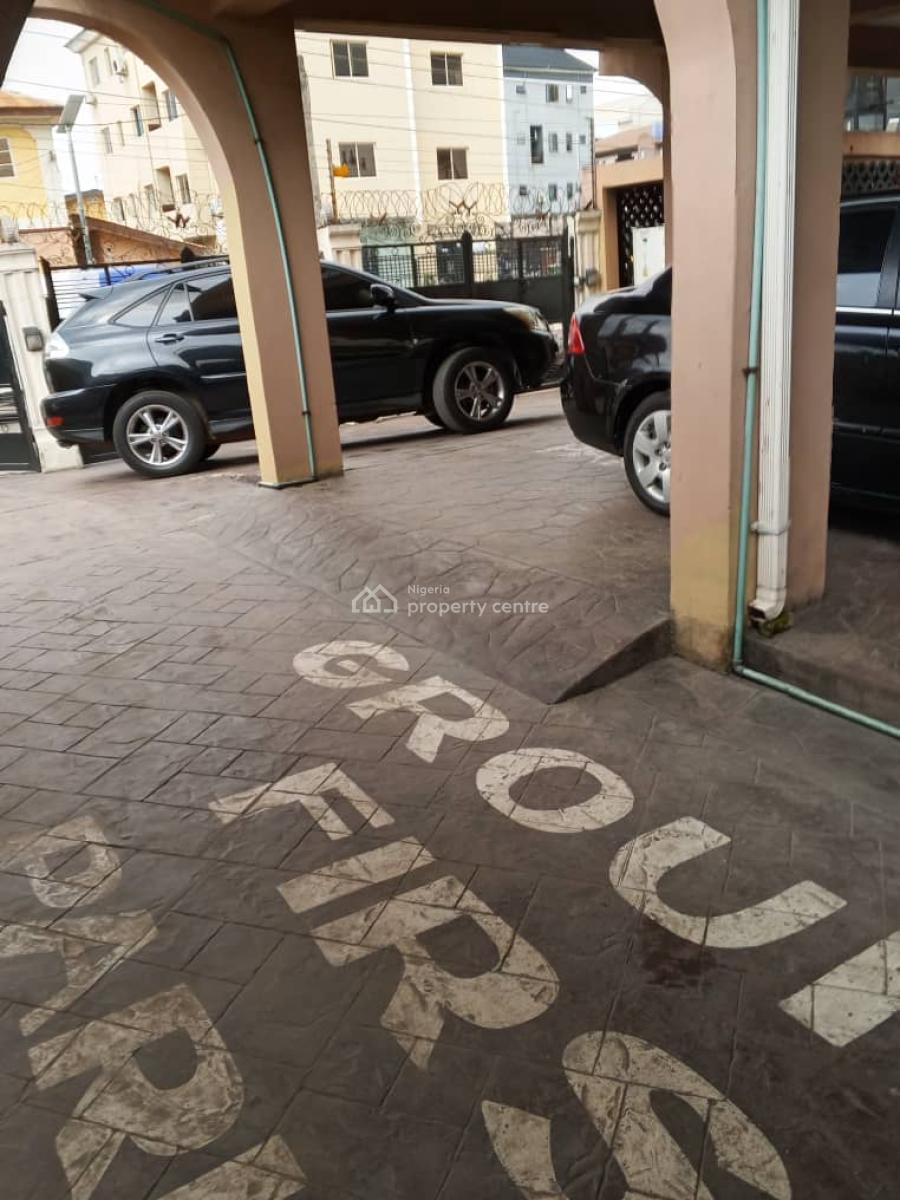 Luxury 3 Bedroom Flat Available on The Third Floor, Alagomeji, Yaba, Lagos, Flat / Apartment for Rent