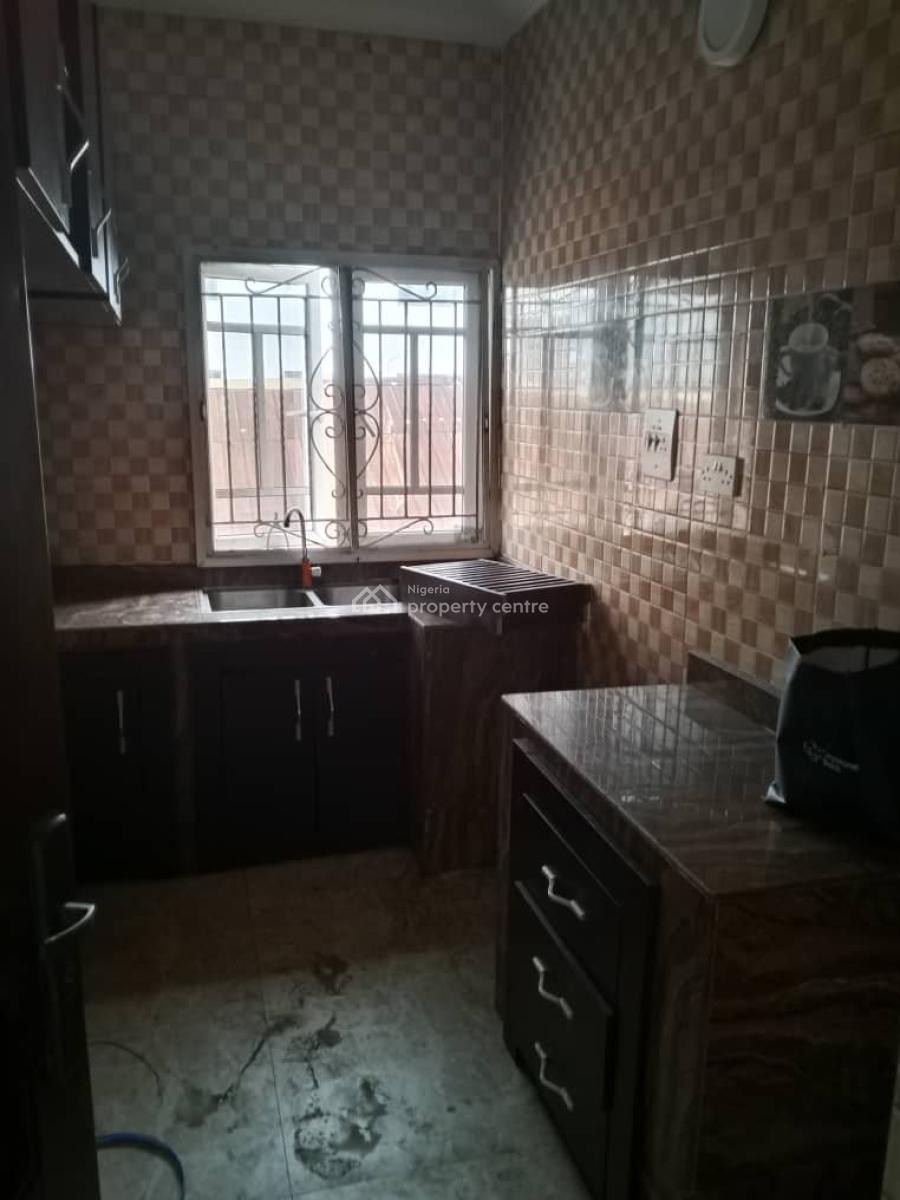 Luxury 3 Bedroom Flat Available on The Third Floor, Alagomeji, Yaba, Lagos, Flat / Apartment for Rent