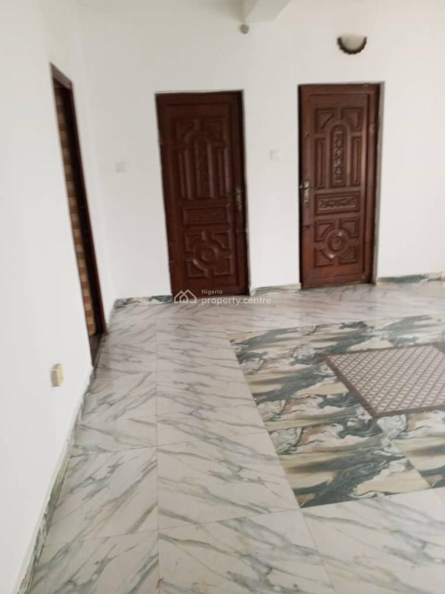 Luxury 3 Bedroom Flat Available on The Third Floor, Alagomeji, Yaba, Lagos, Flat / Apartment for Rent