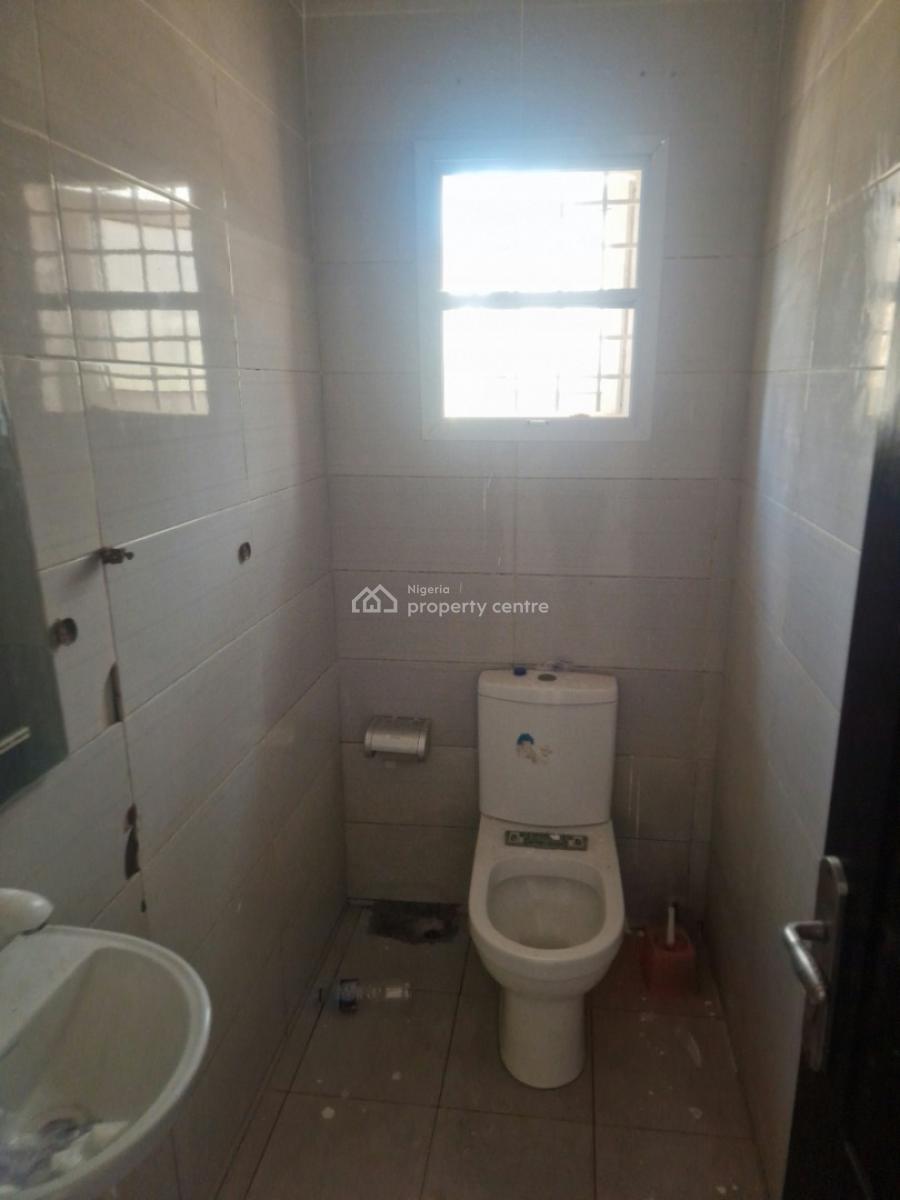 Spacious 4 Bedroom Semi - Detached House with a Room Bq, Lakeview Park 2 Estate, Orchid Road, Lafiaji Road, Second Toll Gate,, Lekki, Lagos, Flat / Apartment for Rent