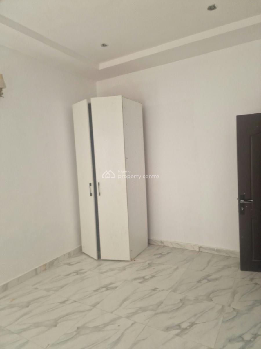 Spacious 4 Bedroom Semi - Detached House with a Room Bq, Lakeview Park 2 Estate, Orchid Road, Lafiaji Road, Second Toll Gate,, Lekki, Lagos, Flat / Apartment for Rent