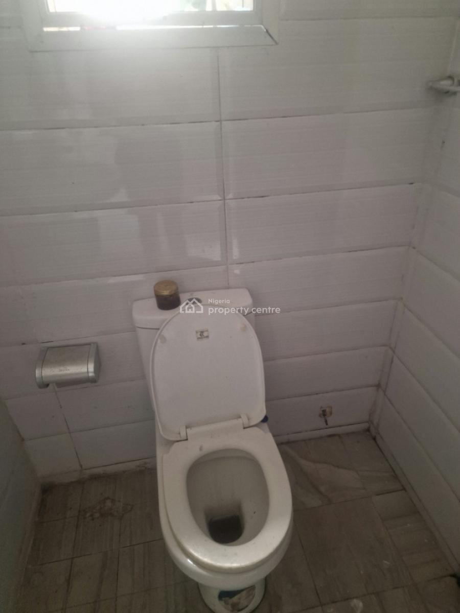 Spacious 4 Bedroom Semi - Detached House with a Room Bq, Lakeview Park 2 Estate, Orchid Road, Lafiaji Road, Second Toll Gate,, Lekki, Lagos, Flat / Apartment for Rent