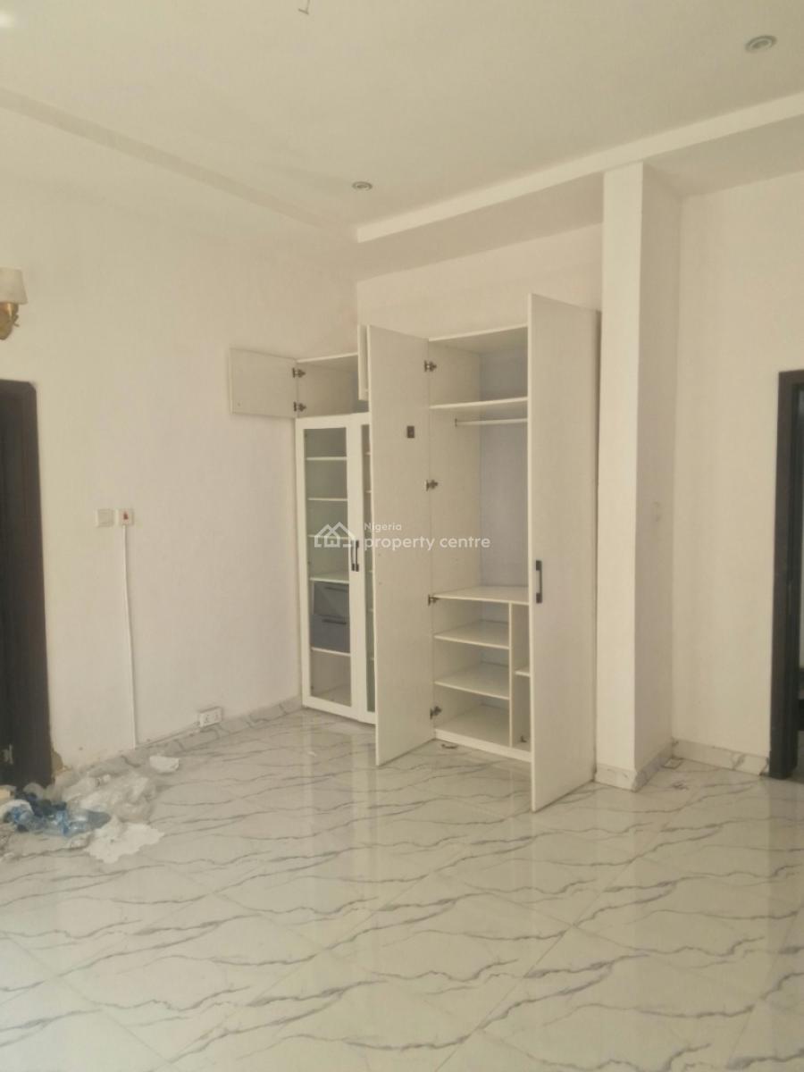 Spacious 4 Bedroom Semi - Detached House with a Room Bq, Lakeview Park 2 Estate, Orchid Road, Lafiaji Road, Second Toll Gate,, Lekki, Lagos, Flat / Apartment for Rent