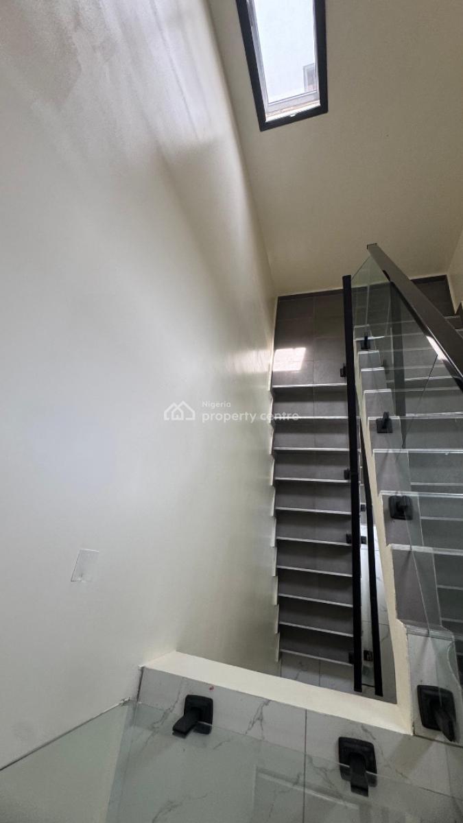 Semi Detached 4 Bedroom Terrace, Lekki Phase 1, Lekki, Lagos, Terraced Duplex for Rent