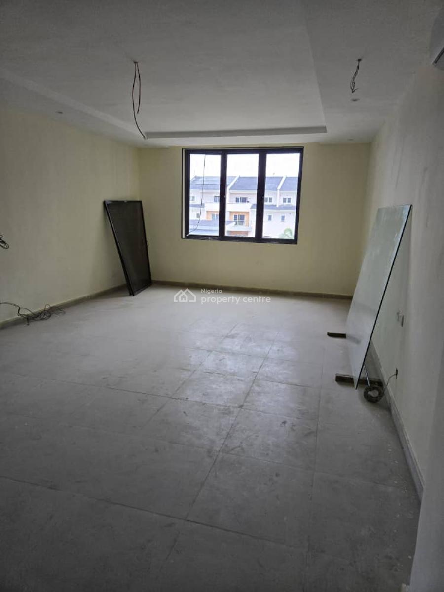 2 Bedroom Apartment - in a Serviced Estate, Lekki Phase 1, Lekki, Lagos, Flat / Apartment for Sale