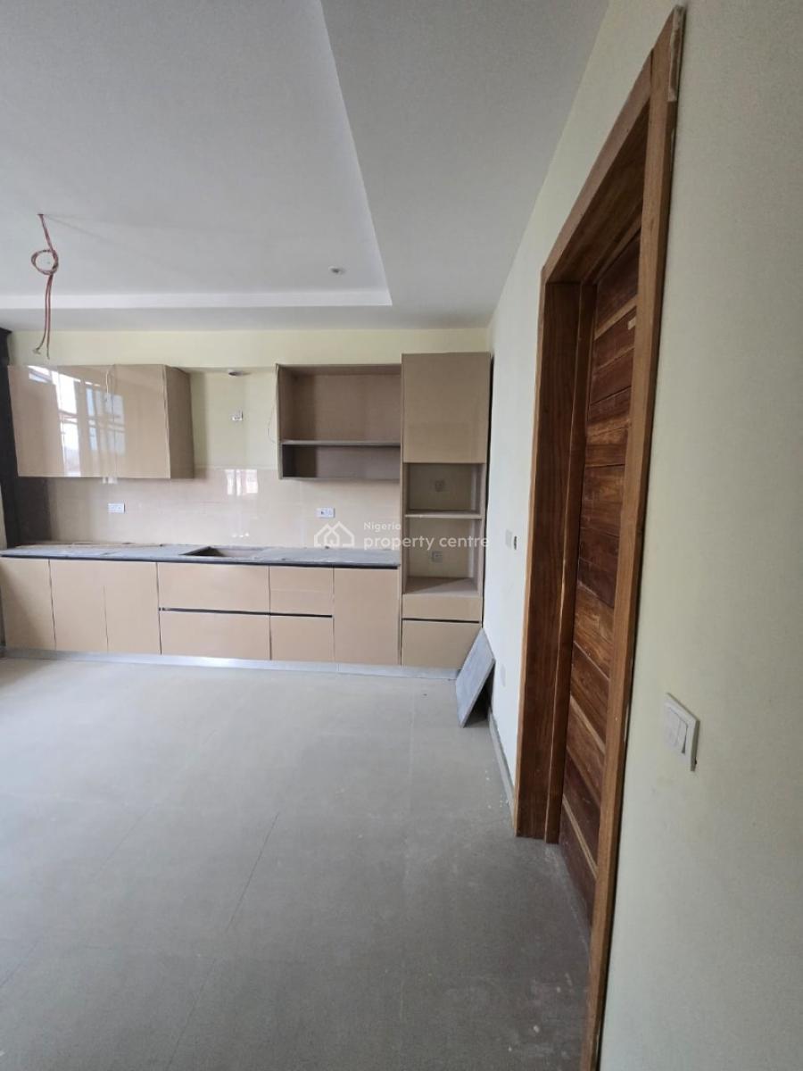 2 Bedroom Apartment - in a Serviced Estate, Lekki Phase 1, Lekki, Lagos, Flat / Apartment for Sale