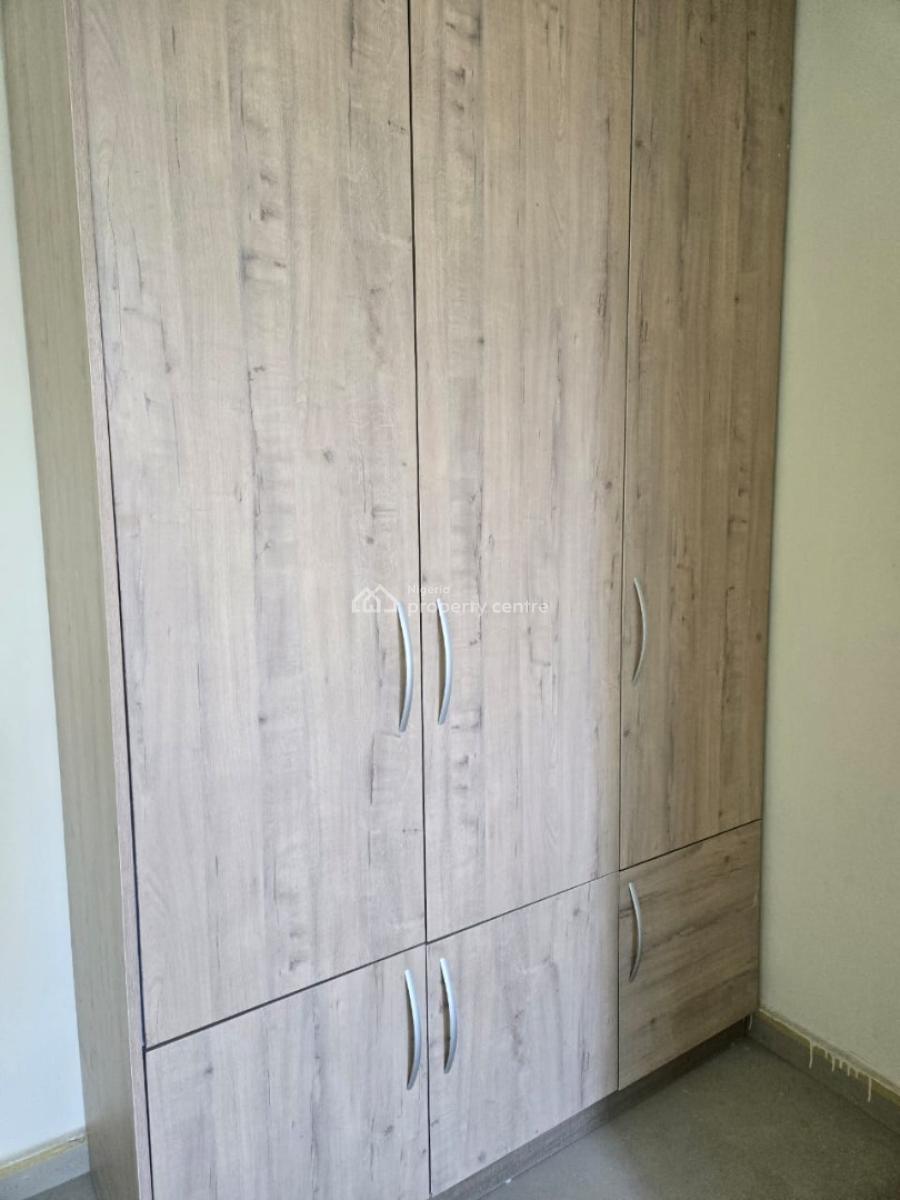 2 Bedroom Apartment - in a Serviced Estate, Lekki Phase 1, Lekki, Lagos, Flat / Apartment for Sale