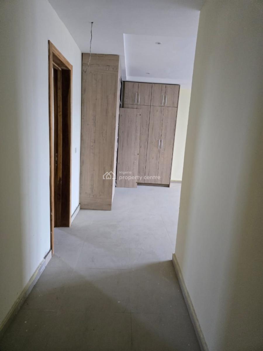 2 Bedroom Apartment - in a Serviced Estate, Lekki Phase 1, Lekki, Lagos, Flat / Apartment for Sale