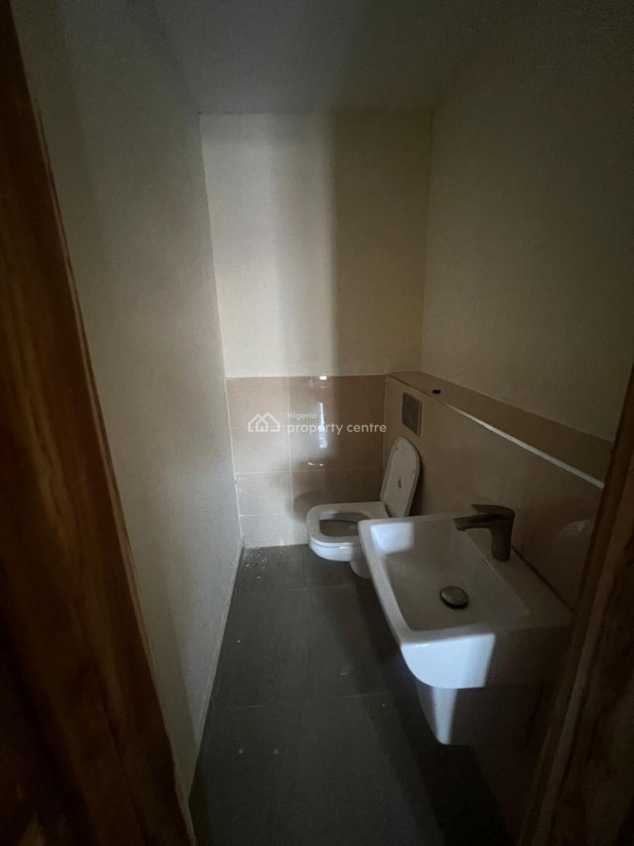 2 Bedroom Apartment - in a Serviced Estate, Lekki Phase 1, Lekki, Lagos, Flat / Apartment for Sale