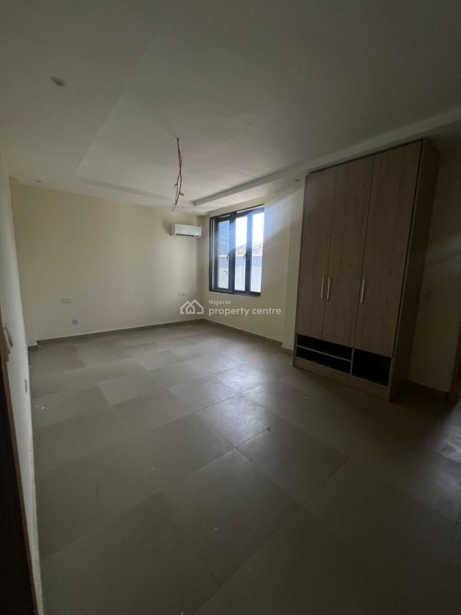 2 Bedroom Apartment - in a Serviced Estate, Lekki Phase 1, Lekki, Lagos, Flat / Apartment for Sale