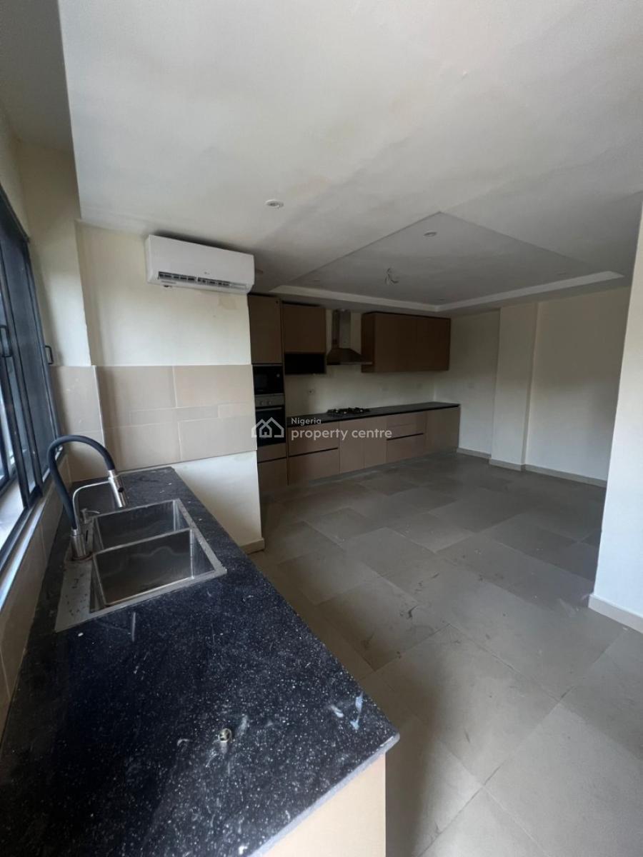 2 Bedroom Apartment - in a Serviced Estate, Lekki Phase 1, Lekki, Lagos, Flat / Apartment for Sale