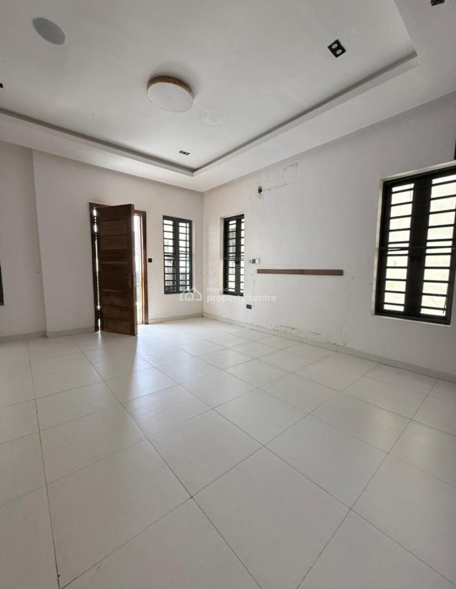 4 𝐁𝐄𝐃𝐑𝐎𝐎𝐌 𝐒𝐄𝐌𝐈 𝐃𝐄𝐓𝐀𝐂𝐇𝐄𝐃 𝐃𝐔𝐏𝐋𝐄𝐗, Ikota, Lekki, Ikota, Lekki, Lagos, Semi-detached Duplex for Rent