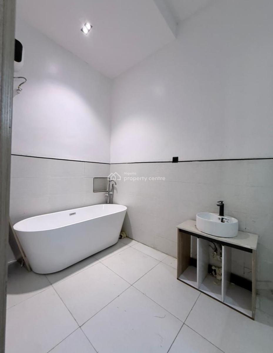 4 𝐁𝐄𝐃𝐑𝐎𝐎𝐌 𝐒𝐄𝐌𝐈 𝐃𝐄𝐓𝐀𝐂𝐇𝐄𝐃 𝐃𝐔𝐏𝐋𝐄𝐗, Ikota, Lekki, Ikota, Lekki, Lagos, Semi-detached Duplex for Rent