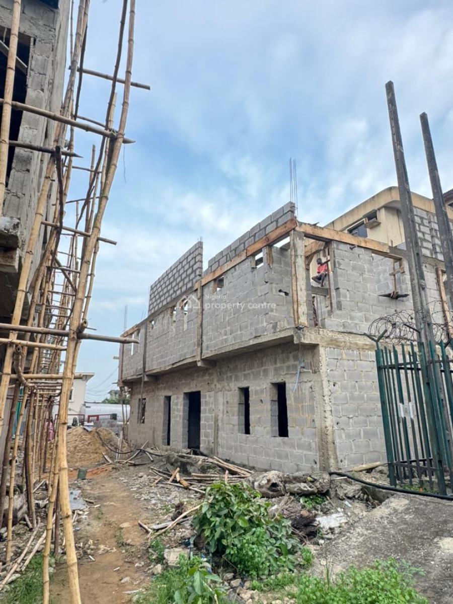 Rovert Corps, Obanikoro, Shomolu, Lagos, Obanikoro, Shomolu, Lagos, Mini Flat (room and Parlour) for Rent