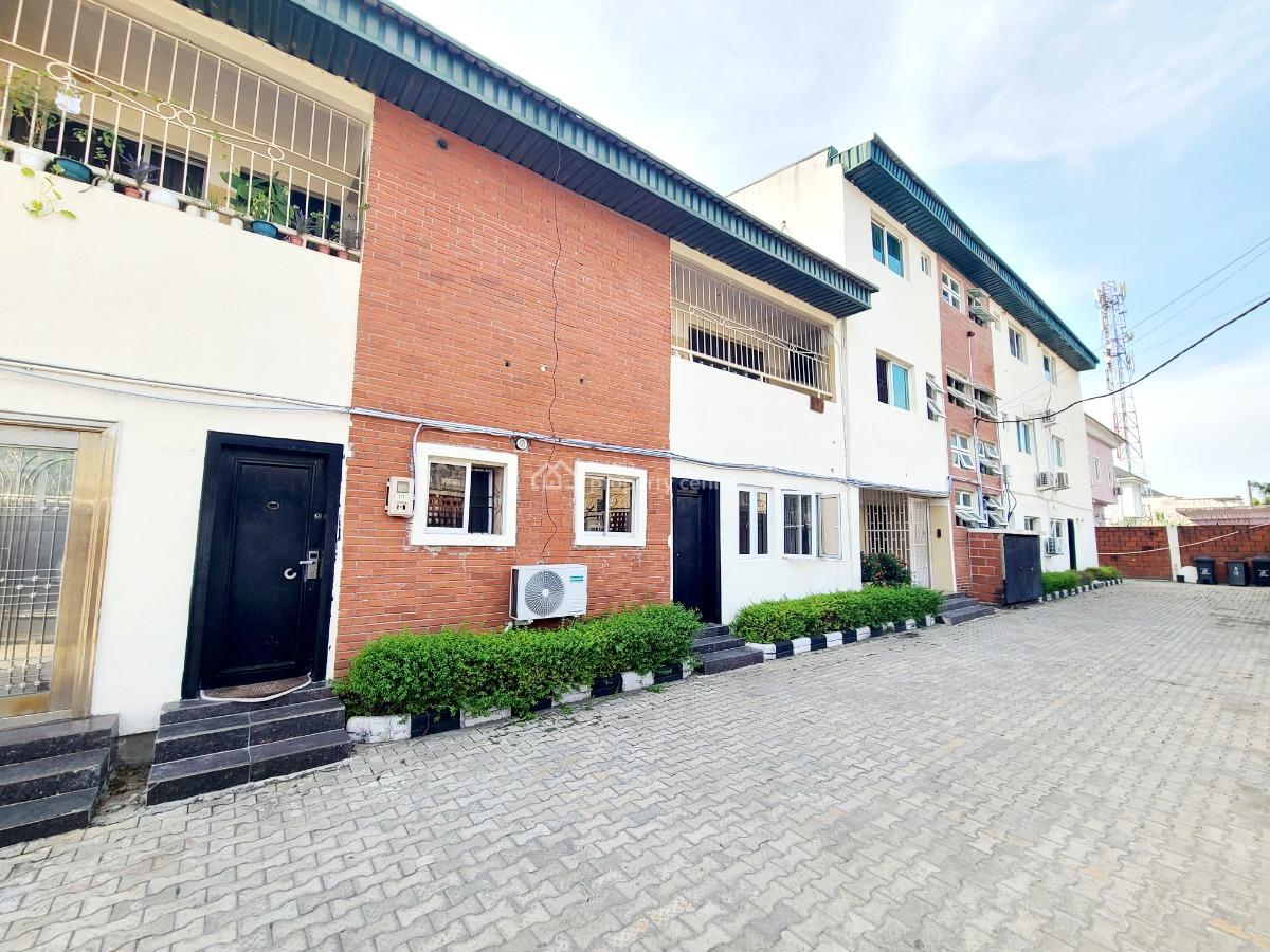 Newly Renovated 2 Bedroom Flat Upstairs, Agungi, Lekki, Lagos, Flat / Apartment for Rent