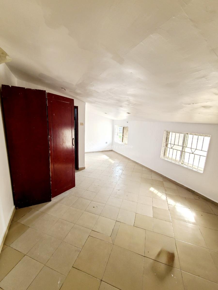 Newly Renovated 2 Bedroom Flat Upstairs, Agungi, Lekki, Lagos, Flat / Apartment for Rent
