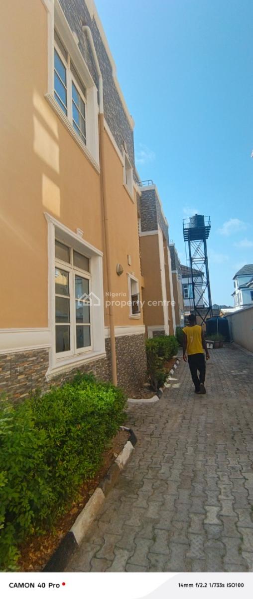 Clean 3 Bedroom Flat, Bera Estate Off Chevron, Lekki, Lagos, Flat / Apartment for Rent