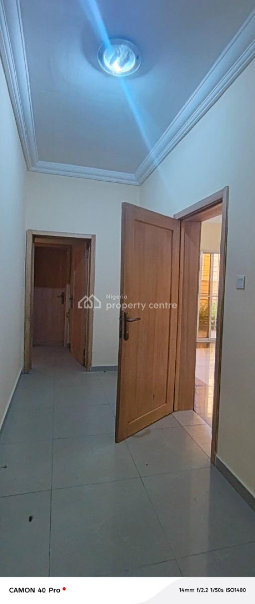 Clean 3 Bedroom Flat, Bera Estate Off Chevron, Lekki, Lagos, Flat / Apartment for Rent