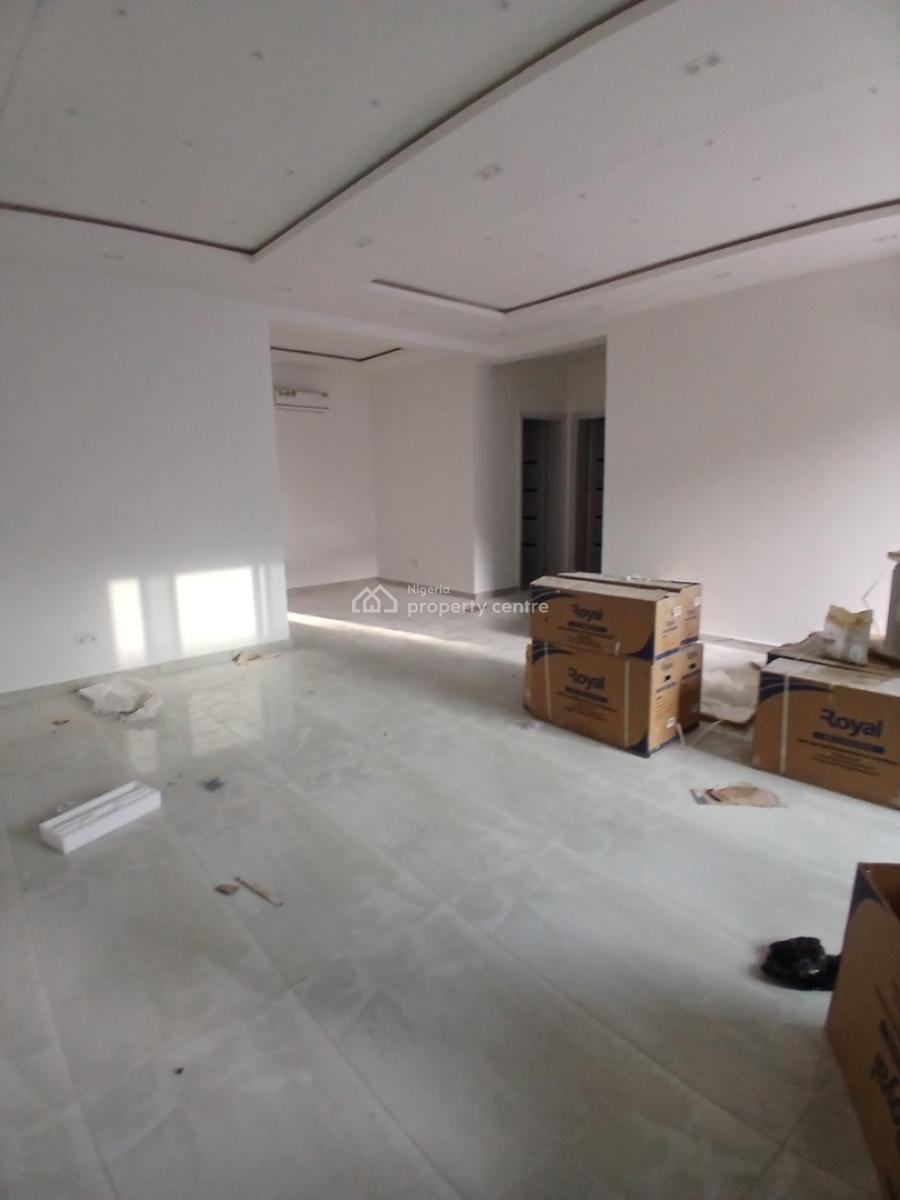 24/7 Power Supply Serviced 2 Bedroom En-suite Flat with an Enclosed Fi, Lekki Phase 1, Lekki, Lagos, Flat / Apartment for Rent