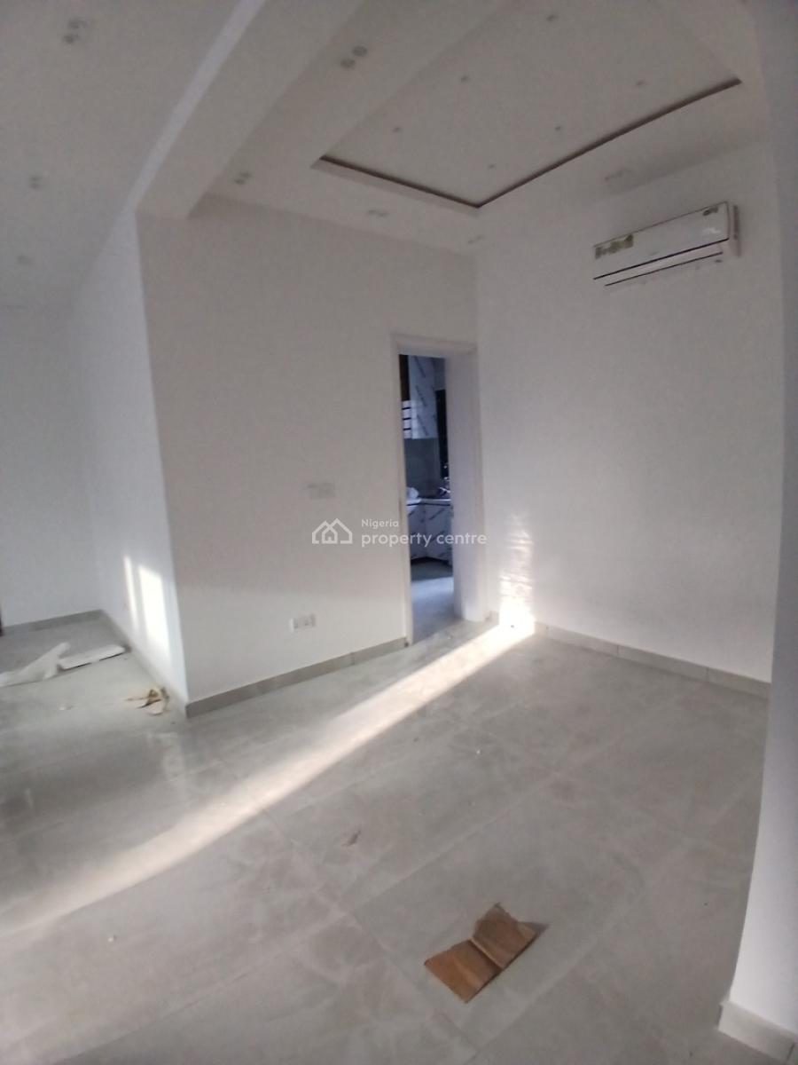 24/7 Power Supply Serviced 2 Bedroom En-suite Flat with an Enclosed Fi, Lekki Phase 1, Lekki, Lagos, Flat / Apartment for Rent