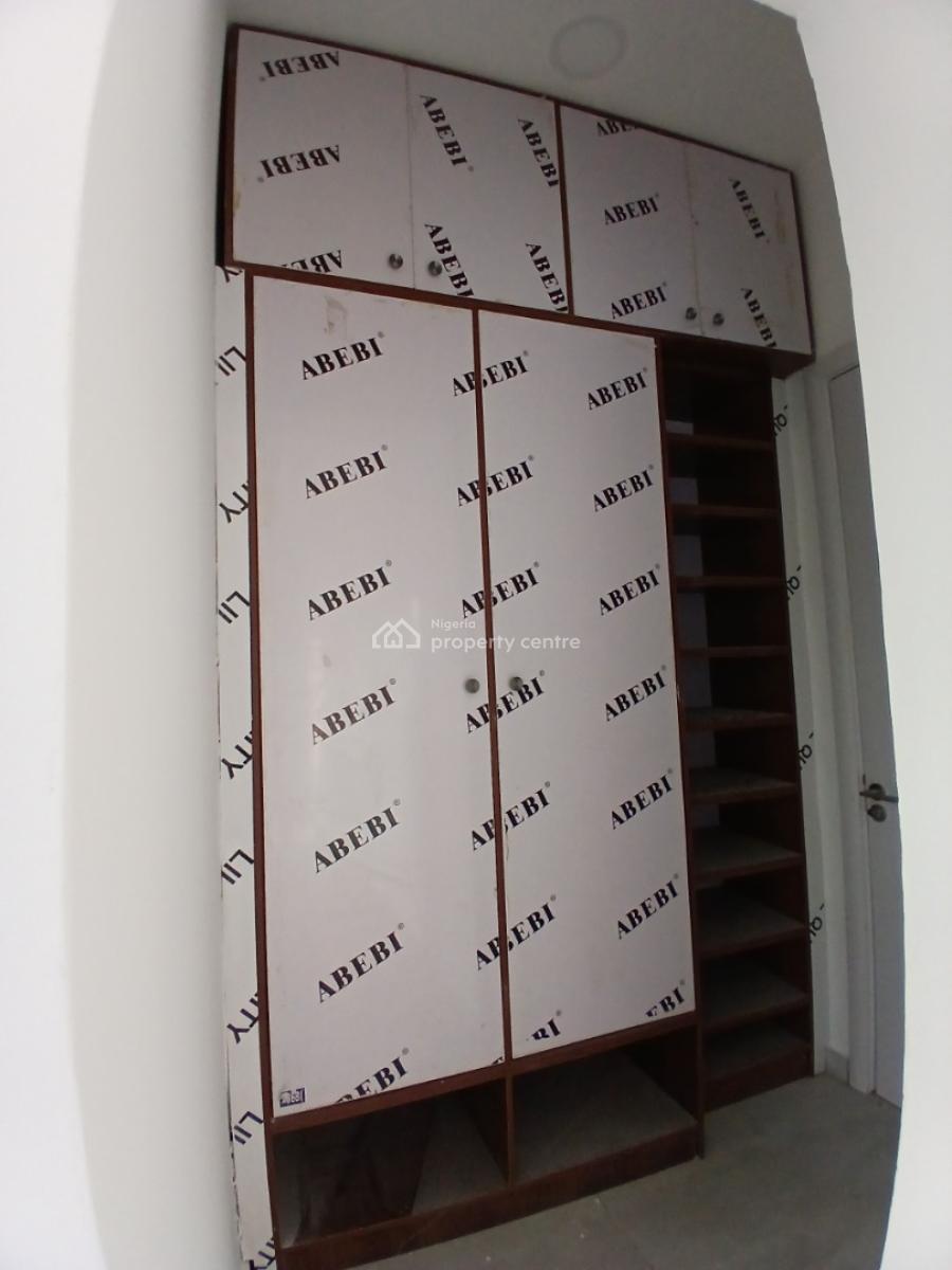 24/7 Power Supply Serviced 2 Bedroom En-suite Flat with an Enclosed Fi, Lekki Phase 1, Lekki, Lagos, Flat / Apartment for Rent