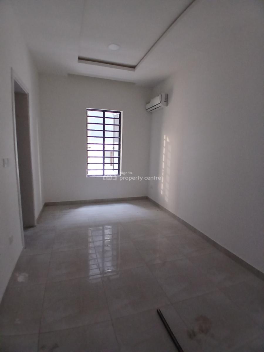 24/7 Power Supply Serviced 2 Bedroom En-suite Flat with an Enclosed Fi, Lekki Phase 1, Lekki, Lagos, Flat / Apartment for Rent