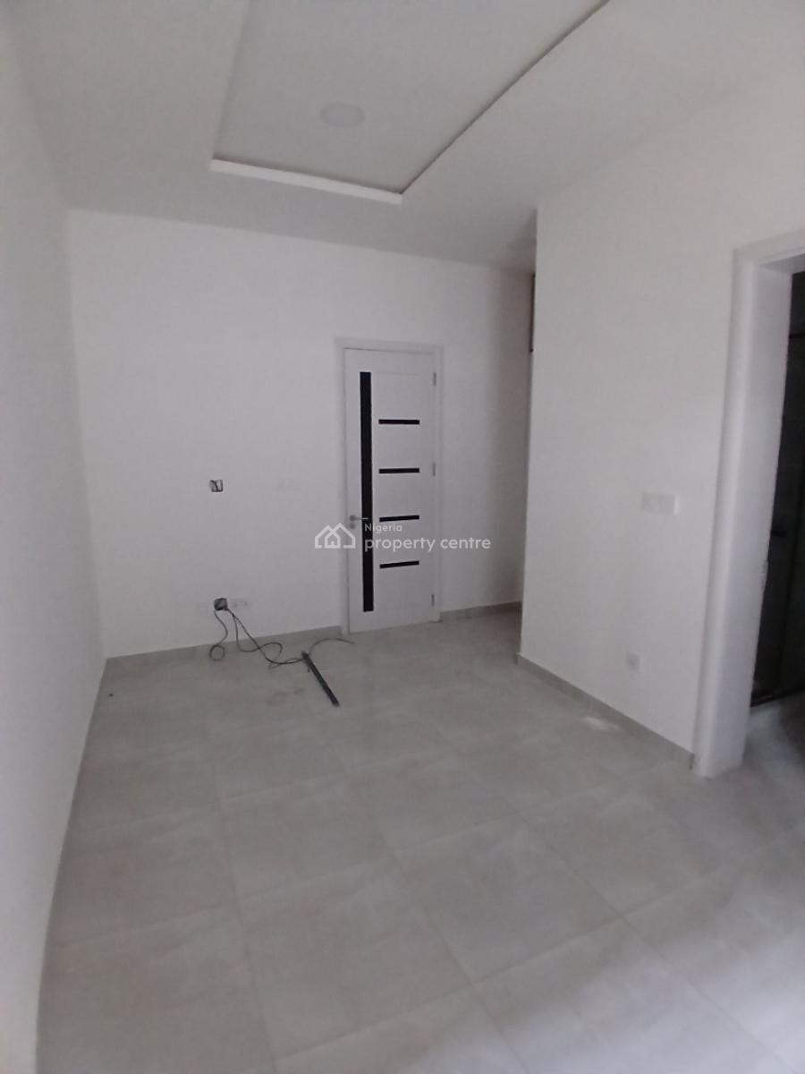 24/7 Power Supply Serviced 2 Bedroom En-suite Flat with an Enclosed Fi, Lekki Phase 1, Lekki, Lagos, Flat / Apartment for Rent