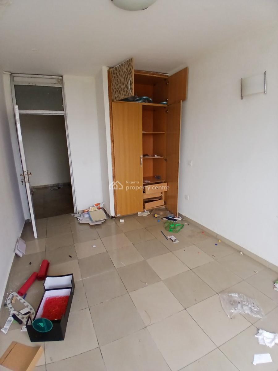 Serviced with 24/7 Power Supply 3 Bedroom Maisonette Apartment with an, Victoria Island (vi), Lagos, Flat / Apartment for Rent