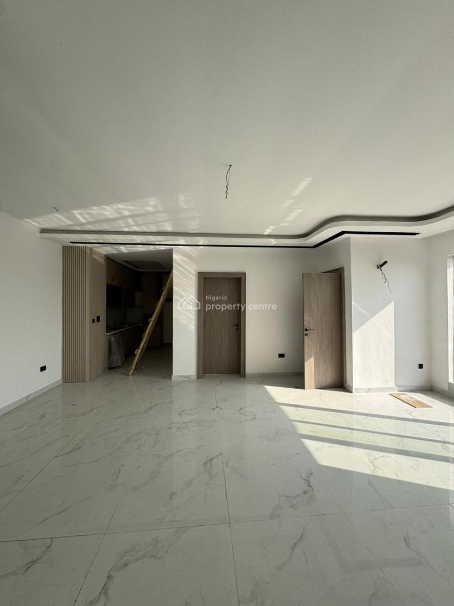 Serviced with 24/7 Power Supply 2 Bedroom En-suite Flat with a Partly, Lekki Phase 1, Lekki, Lagos, Flat / Apartment for Rent